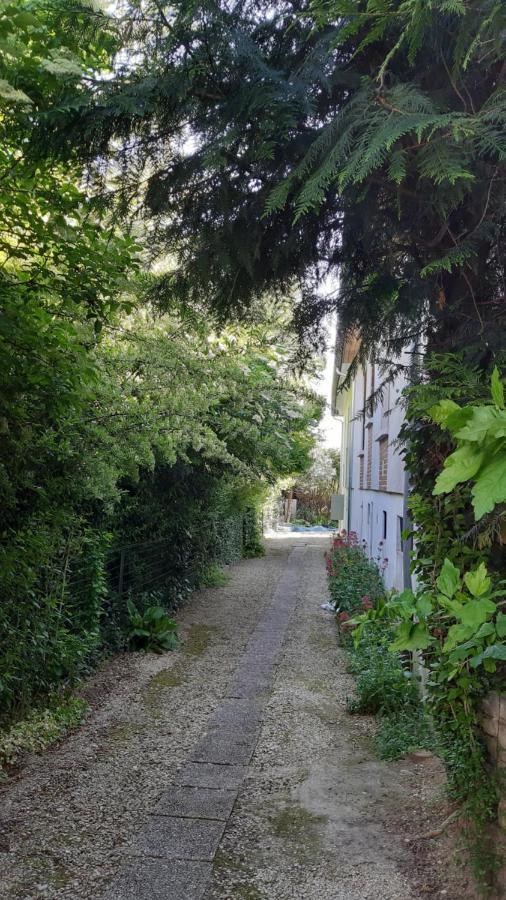 1 Chambre Double "Le Devenir" Saint-Julien-les-Villas エクステリア 写真